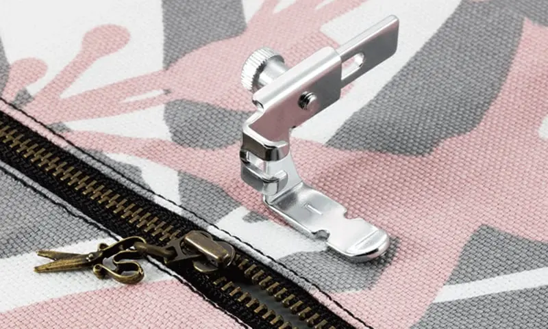 [F036N] Verstelbare ritsvoet 