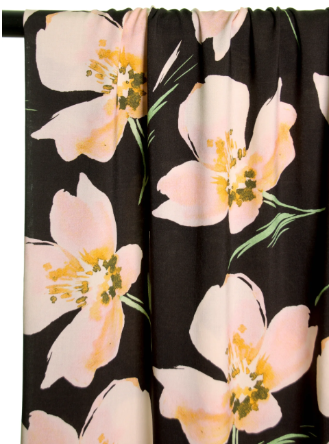 zwarte viscose met witte bloemen